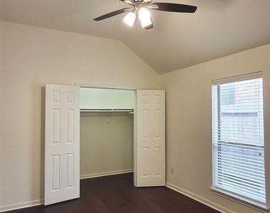 10615 Cortland Ridge Lane - Photo Thumbnail 33
