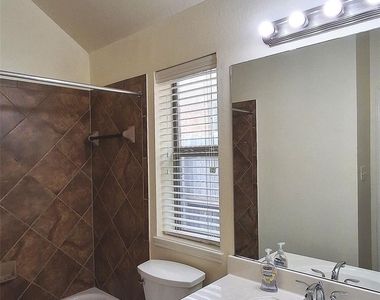10615 Cortland Ridge Lane - Photo Thumbnail 32