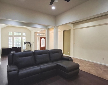 10615 Cortland Ridge Lane - Photo Thumbnail 21