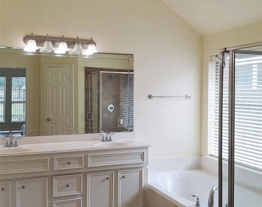 10615 Cortland Ridge Lane - Photo Thumbnail 26