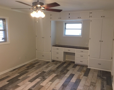 1221 Marine Drive - Photo Thumbnail 17
