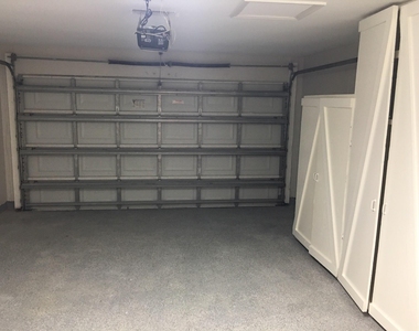 1221 Marine Drive - Photo Thumbnail 7