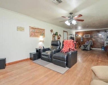 1116 N Meyer Street - Photo Thumbnail 7