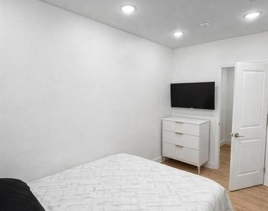 419 Bloomfield - Photo Thumbnail 15