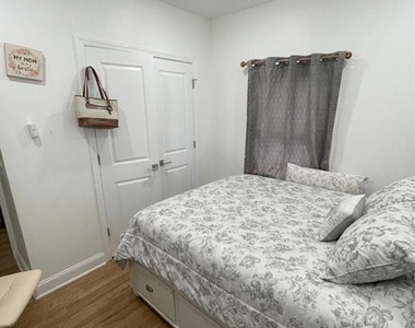 419 Bloomfield - Photo Thumbnail 10