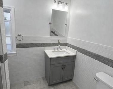 419 Bloomfield - Photo Thumbnail 9