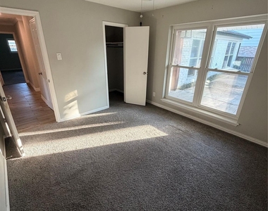 511 Rosewood Drive - Photo Thumbnail 10