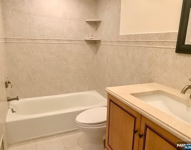 246 Mulberry - Photo Thumbnail 5