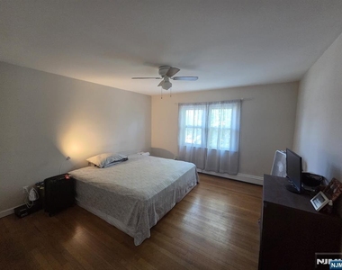 360 New York - Photo Thumbnail 8