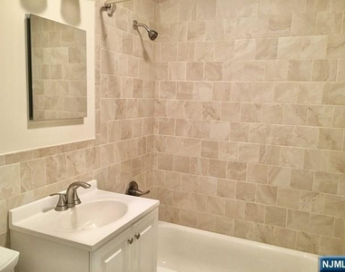 1105 Washington - Photo Thumbnail 5