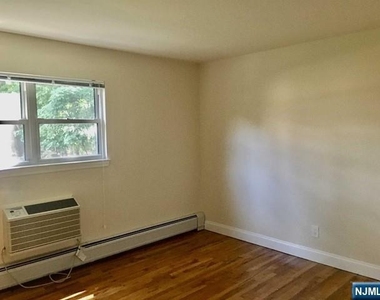 1105 Washington - Photo Thumbnail 7