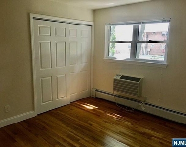 1105 Washington - Photo Thumbnail 6