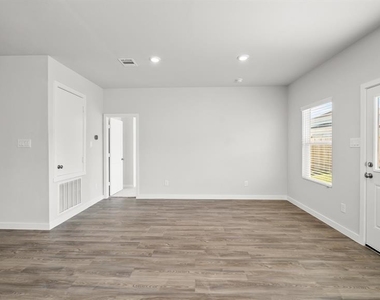 25207 Leather Leaf Court - Photo Thumbnail 10