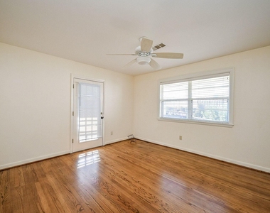 2821 Eastgrove Lane - Photo Thumbnail 13