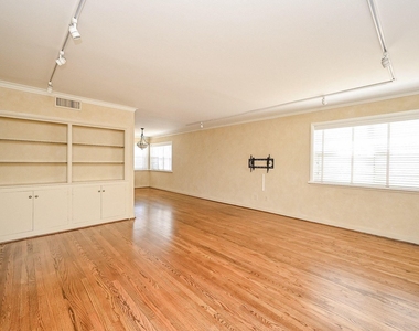 2821 Eastgrove Lane - Photo Thumbnail 18