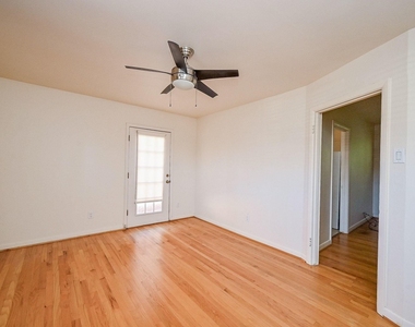 2821 Eastgrove Lane - Photo Thumbnail 23