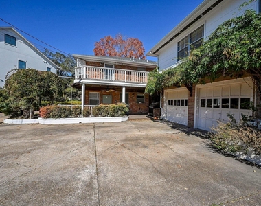 2821 Eastgrove Lane - Photo Thumbnail 3