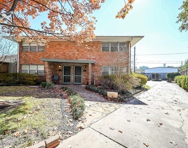 2821 Eastgrove Lane - Photo Thumbnail 1