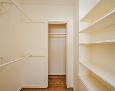 2821 Eastgrove Lane - Photo Thumbnail 17