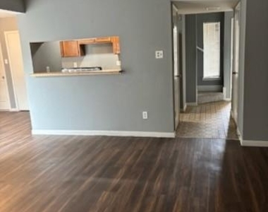 12517 Corona Lane - Photo Thumbnail 6