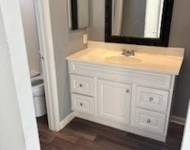 12517 Corona Lane - Photo Thumbnail 5