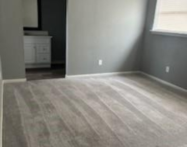 12517 Corona Lane - Photo Thumbnail 4