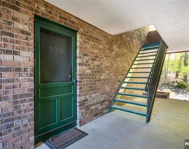 138 Indian Hollow - Photo Thumbnail 4