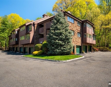 138 Indian Hollow - Photo Thumbnail 1
