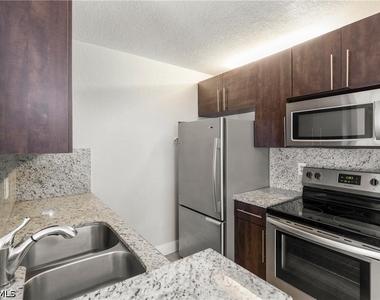 185 Santa Clara Drive - Photo Thumbnail 2