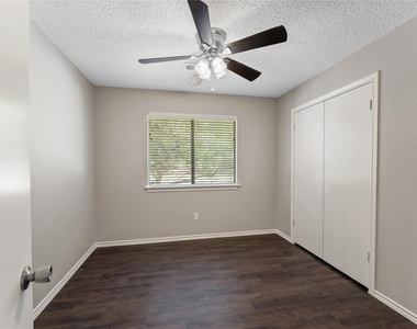 11831 Meadowchase Drive - Photo Thumbnail 24