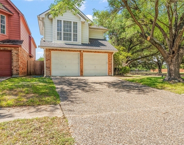 11831 Meadowchase Drive - Photo Thumbnail 30