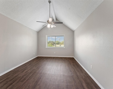 11831 Meadowchase Drive - Photo Thumbnail 19