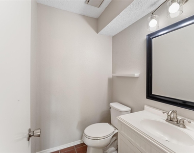 11831 Meadowchase Drive - Photo Thumbnail 15
