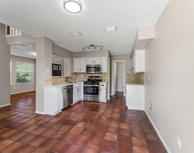 11831 Meadowchase Drive - Photo Thumbnail 10