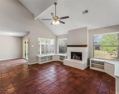 11831 Meadowchase Drive - Photo Thumbnail 6