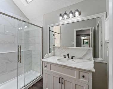 11831 Meadowchase Drive - Photo Thumbnail 22
