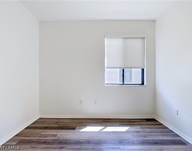 5045 Arancia Lane - Photo Thumbnail 7