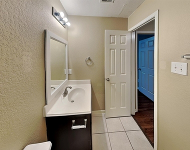 21715 Britton Hill Way - Photo Thumbnail 16