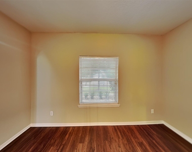 21715 Britton Hill Way - Photo Thumbnail 4