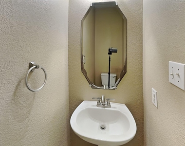21715 Britton Hill Way - Photo Thumbnail 8