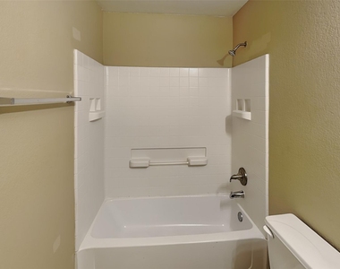 21715 Britton Hill Way - Photo Thumbnail 17