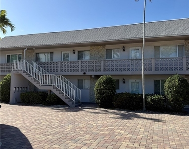 1686 Blue Point Avenue - Photo Thumbnail 5