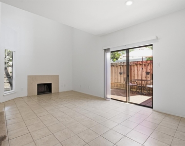 1920 Augusta Drive - Photo Thumbnail 5