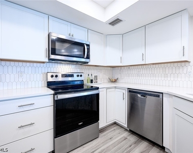 586 Beachwalk Circle - Photo Thumbnail 6