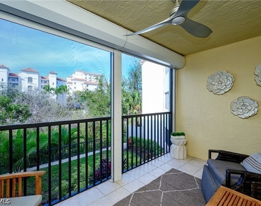 586 Beachwalk Circle - Photo Thumbnail 20