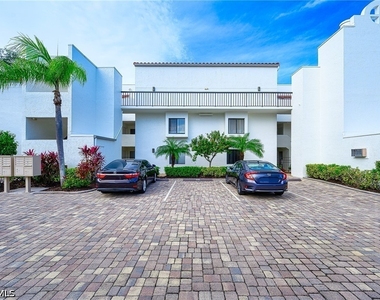 586 Beachwalk Circle - Photo Thumbnail 2