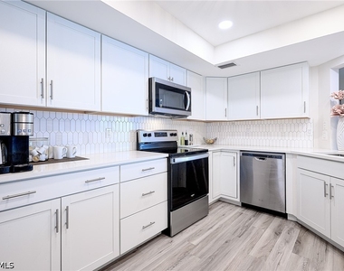 586 Beachwalk Circle - Photo Thumbnail 7