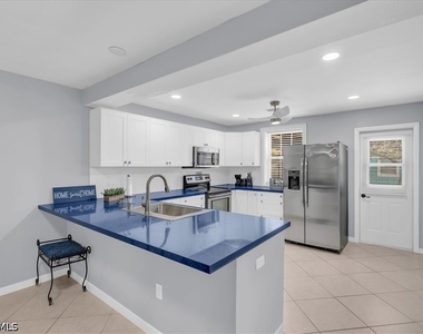 2750 Manorca Avenue - Photo Thumbnail 8