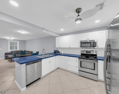 2750 Manorca Avenue - Photo Thumbnail 10
