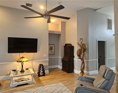 520 Crossfield Circle - Photo Thumbnail 3